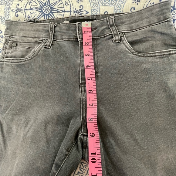 Kut from the Kloth Toothpick Skinny Jeans, Black wash, Women Size 4 - Picture 7 of 10